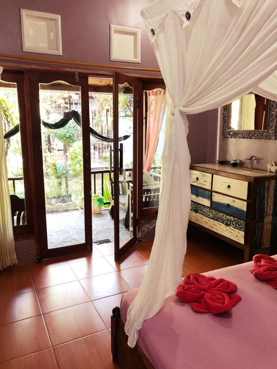 Salon De Nomad Gili T. Bed and Breakfast Gili Trawangan Exteriör bild