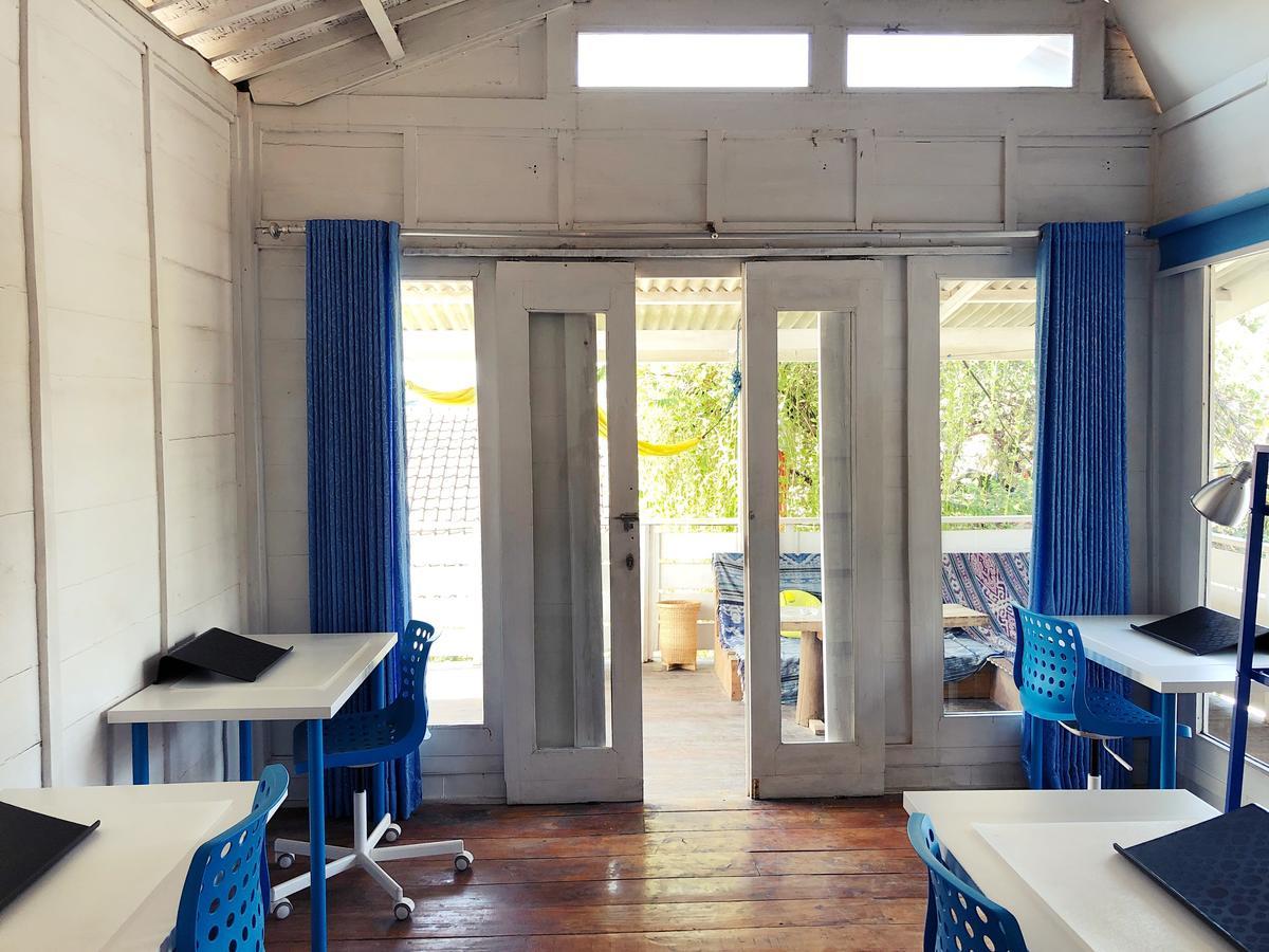 Salon De Nomad Gili T. Bed and Breakfast Gili Trawangan Exteriör bild