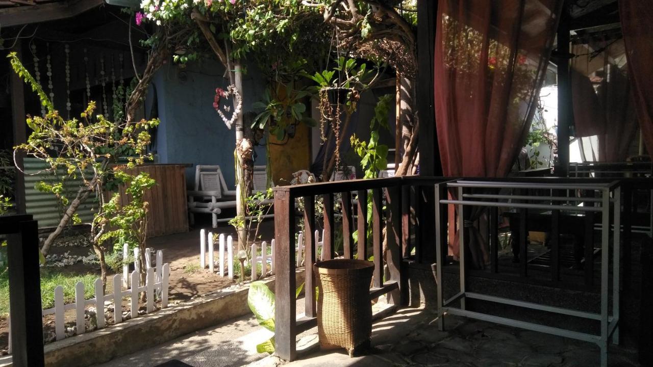 Salon De Nomad Gili T. Bed and Breakfast Gili Trawangan Exteriör bild