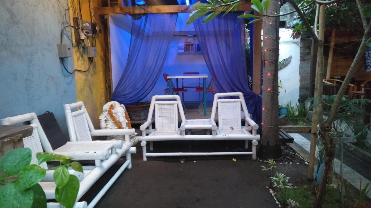 Salon De Nomad Gili T. Bed and Breakfast Gili Trawangan Exteriör bild